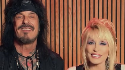 MÖTLEY CRÜE And DOLLY PARTON Top Mediabase Classic Rock Chart With New Version Of 'Home...
