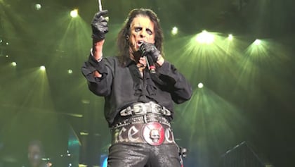 See 4K Video Of ALICE COOPER's Concert At Graceland Soundstage In Memphis